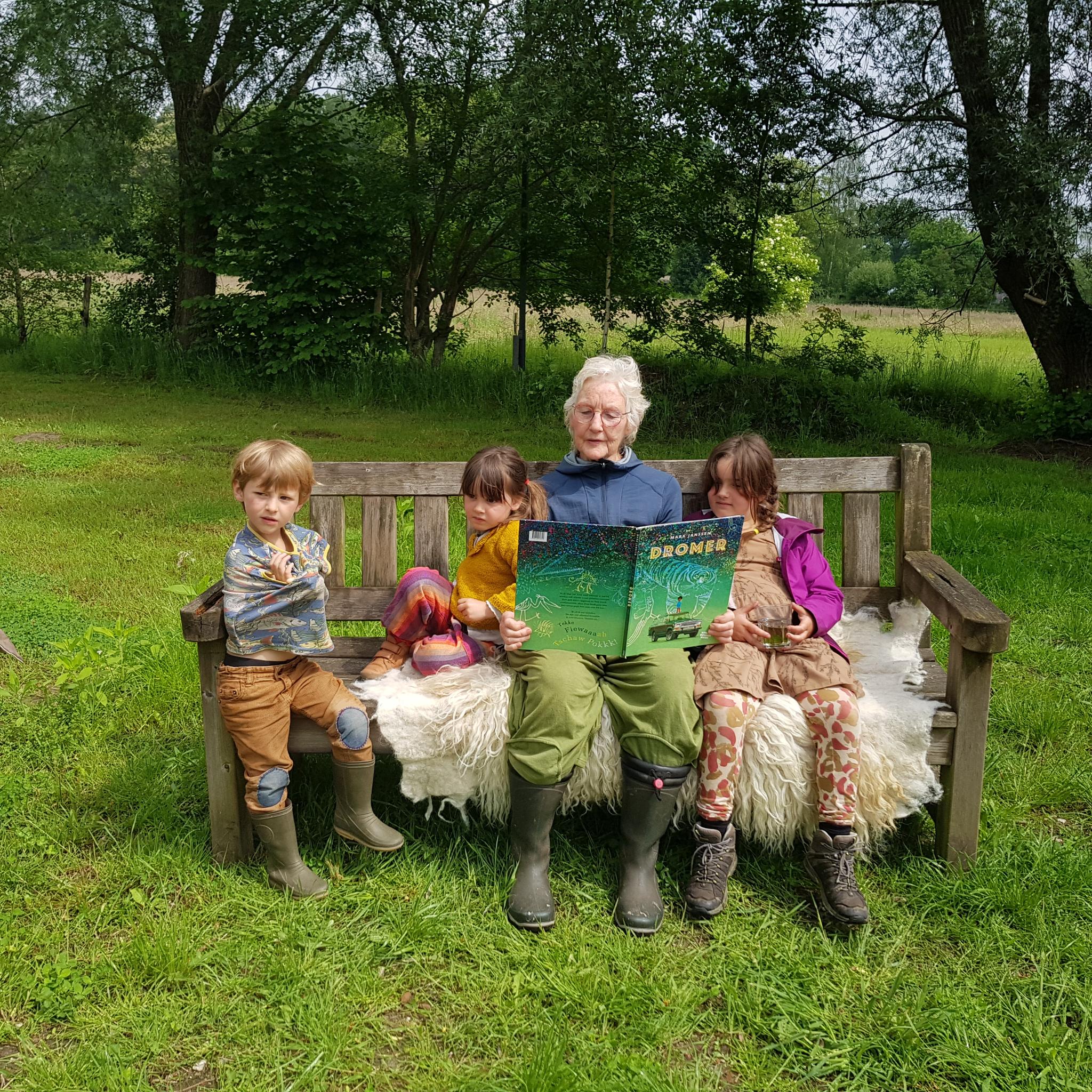 Gemeenschap samen aan het werk op Mariënhoeve