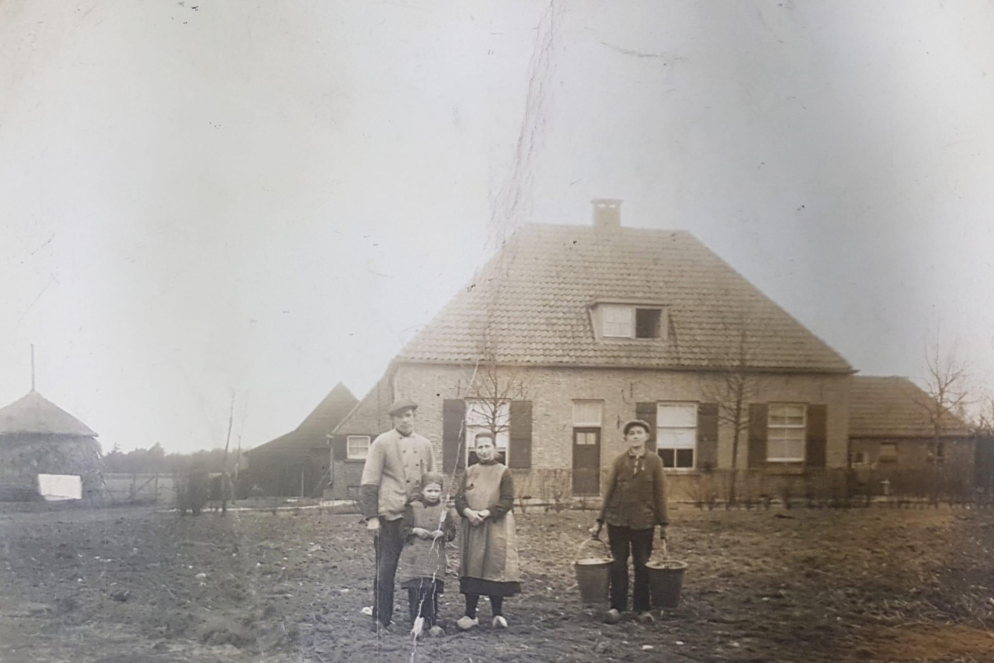 Historische foto van de boerderij, circa 1948